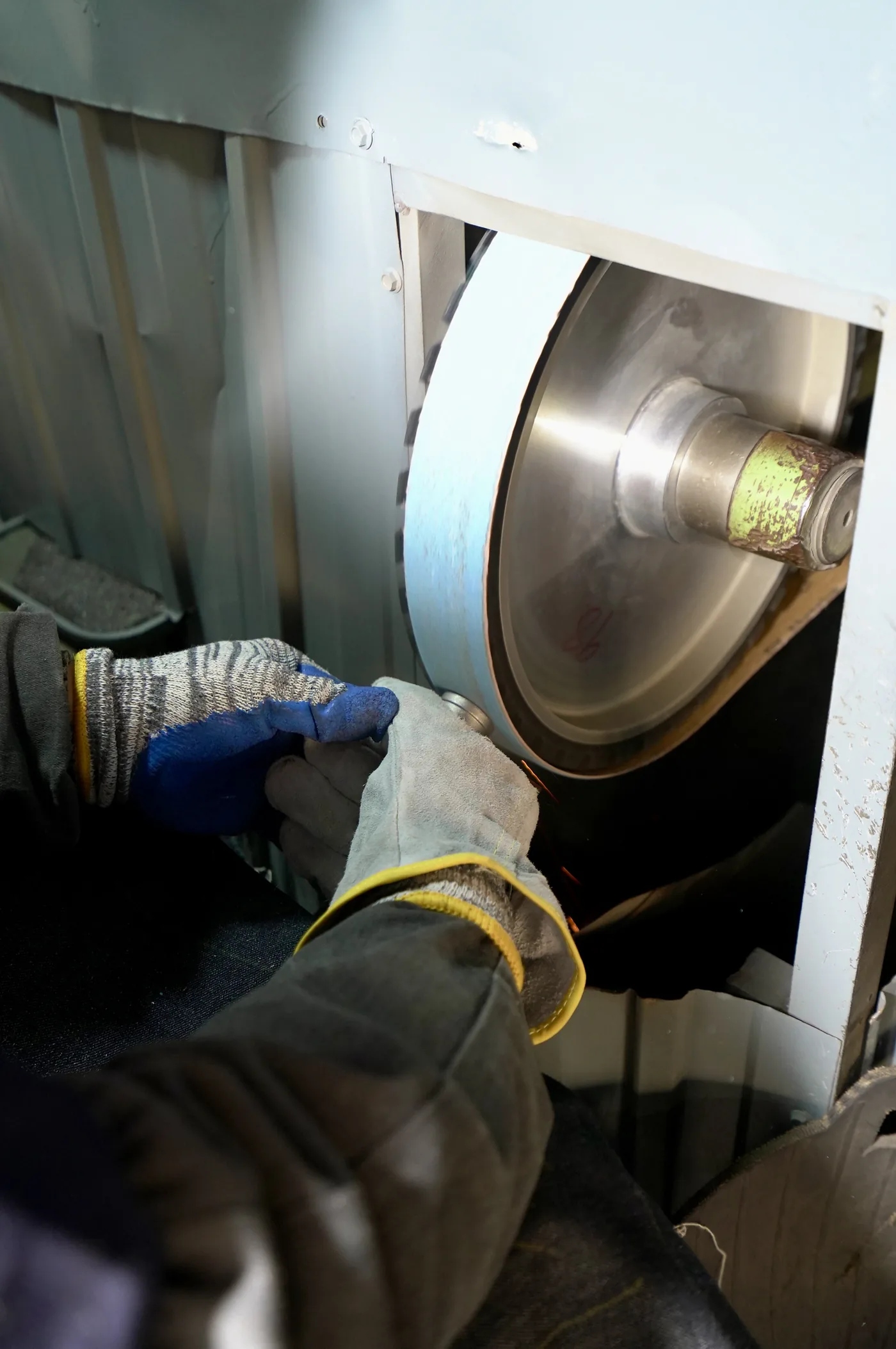 MCHEN stainless casting gate cutting and cleanup process
